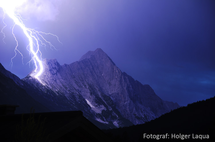 Blitzeinschlag_Gebirge.jpg